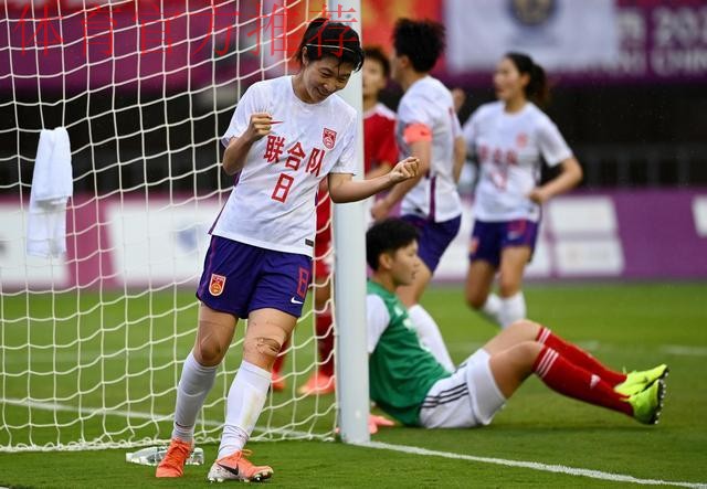 第十四届全国运动会成年组女足比赛拉开帷幕